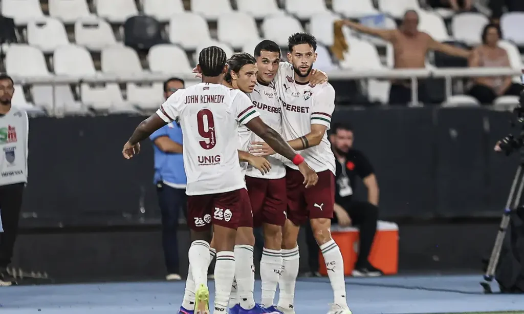 Flu derrota Vasco e sai em vantagem por vaga na final do Carioca